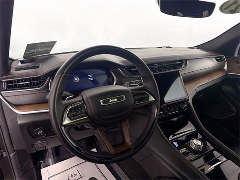 Used 2021 Jeep Grand Cherokee L Summit w/ Luxury Tech Group V image 9