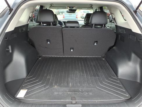 Used 2024 Kia Sportage EX image 6