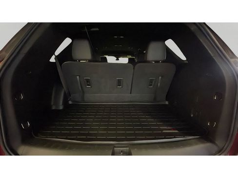 Used 2022 Chevrolet Traverse RS image 16