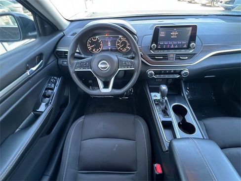 Used 2023 Nissan Altima 2.5 SV image 11