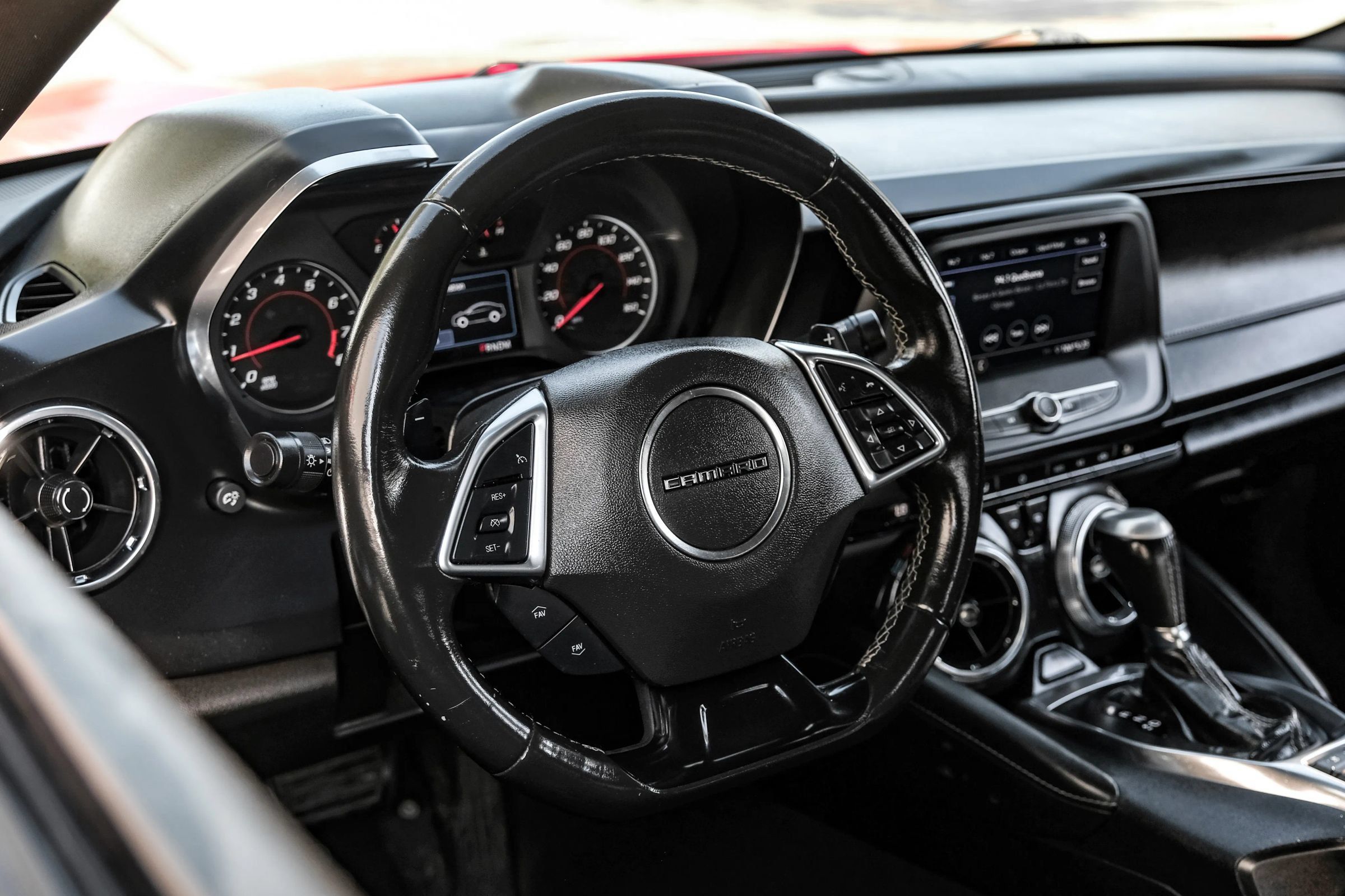 Used 2020 Chevrolet Camaro LT RWD image 22