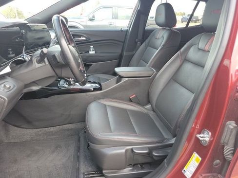 Certified 2024 Chevrolet Trax RS image 11