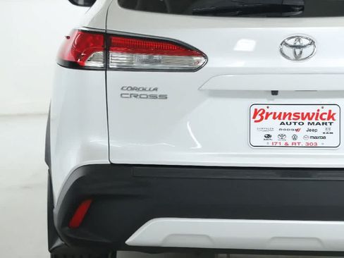 Certified 2023 Toyota Corolla Cross LE AWD/4WD image 41