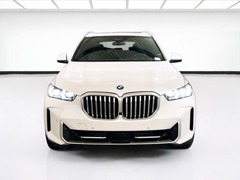 Used 2024 BMW X5 sDrive40i w/ Premium Package image 2