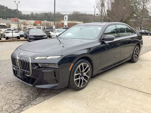 Certified 2023 BMW 740i image 4