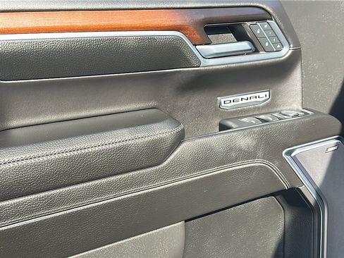 Used 2024 GMC Sierra 1500 Denali w/ Denali Reserve Package image 16