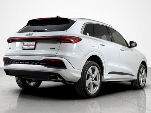 Used 2025 Audi Q5 Premium Plus w/ Premium Plus AWD/4WD image 5