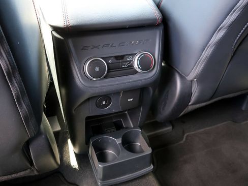 Used 2025 Ford Explorer ST-Line AWD/4WD image 21