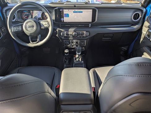 New 2025 Jeep Gladiator High Tide image 16