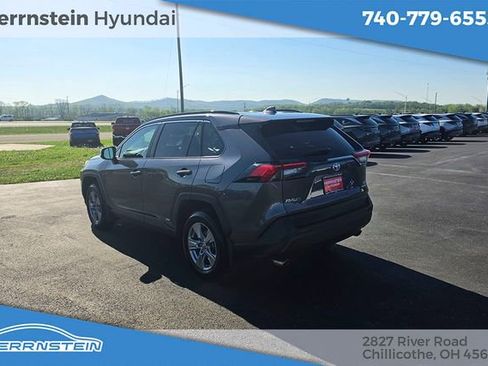Used 2022 Toyota RAV4 XLE w/ Convenience Package AWD/4WD image 5