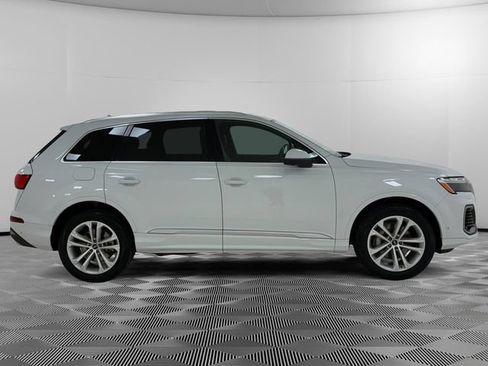 Used 2025 Audi Q7 3.0T Premium Plus AWD/4WD image 6