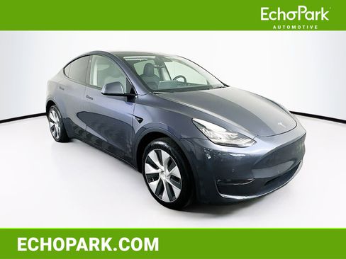 Used 2022 Tesla Model Y Long Range image 1
