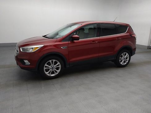 Used 2017 Ford Escape SE FWD image 2
