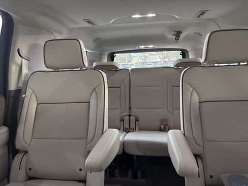Used 2024 GMC Yukon XL Denali w/ Denali Reserve Package image 7