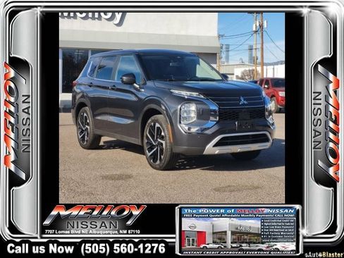 Used 2024 Mitsubishi Outlander SE image 3