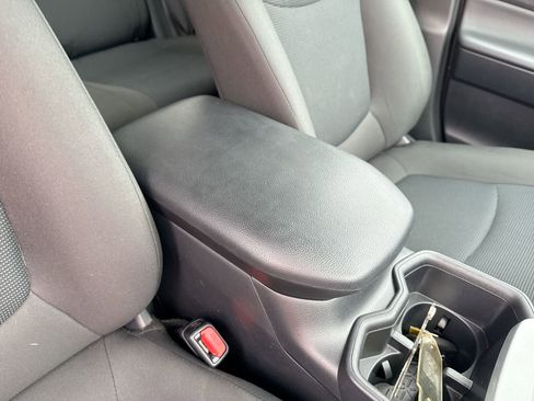 Certified 2025 Toyota RAV4 LE FWD image 21