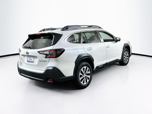 Used 2023 Subaru Outback Premium AWD/4WD image 5