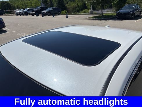 Used 2017 Toyota Camry XLE w/ Moonroof Package FWD image 10
