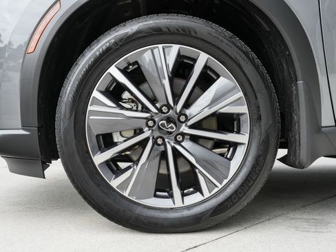 Certified 2026 INFINITI QX60 Luxe w/ Family Package FWD image 29