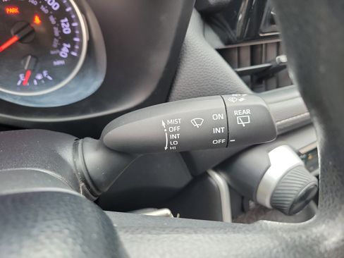 Used 2021 Toyota RAV4 LE image 30