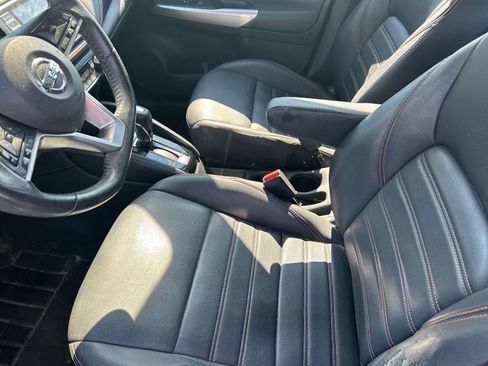 Used 2018 Nissan Kicks SR w/ Premium Package FWD image 6