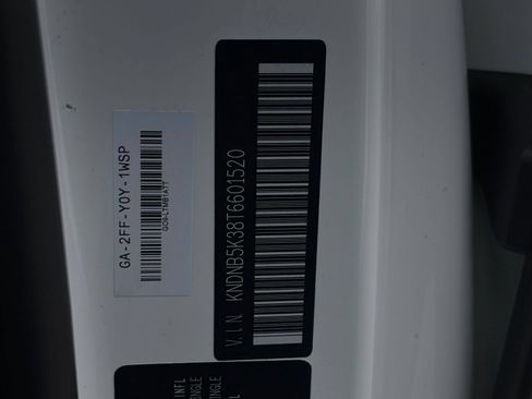 Used 2026 Kia Carnival FWD image 27