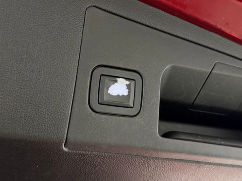 Used 2019 Cadillac XT5 FWD image 35