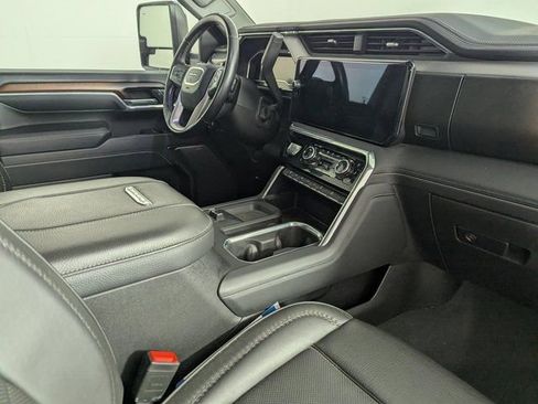 Used 2024 GMC Sierra 3500 Denali w/ Denali Reserve Package image 23