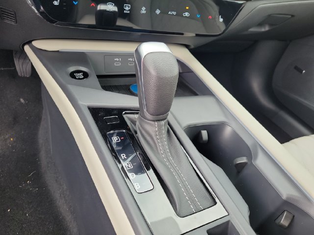 New 2027 Nissan Sentra SL w/ Floor Mat Package FWD image 30