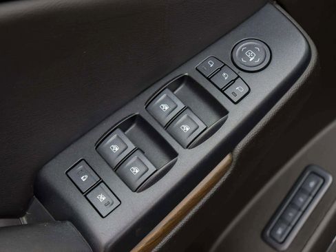 Used 2019 GMC Yukon XL Denali image 16