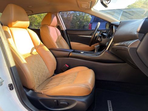 Used 2016 Nissan Maxima SR FWD image 14