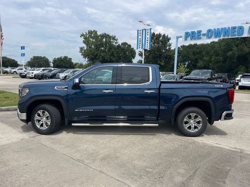 Used 2022 GMC Sierra 1500 SLT AWD/4WD image 4