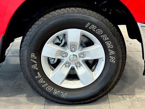 Used 2022 RAM 1500 Classic SLT AWD/4WD image 39