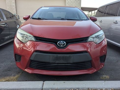 Used 2014 Toyota Corolla LE FWD image 2