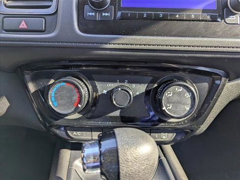 Used 2022 Honda HR-V LX image 19