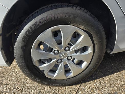 Used 2017 Hyundai Accent SE image 7