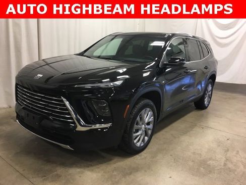 Used 2025 Buick Enclave Preferred image 8