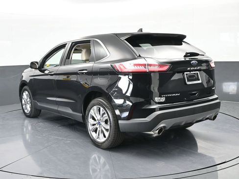 Used 2022 Ford Edge Titanium image 4