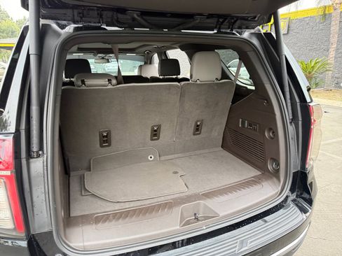 Used 2021 Chevrolet Tahoe LT w/ LT Signature Package image 23