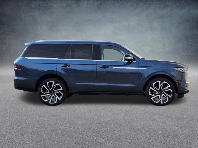New 2027 Lincoln Navigator Reserve AWD/4WD image 8