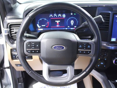 Used 2024 Ford F250 Lariat w/ Chrome Package image 17