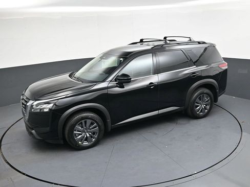 Used 2025 Nissan Pathfinder SV image 25