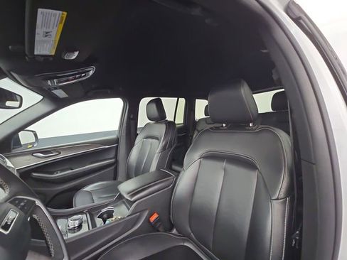 Used 2024 Jeep Grand Cherokee Limited image 46