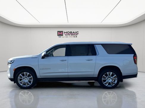 Used 2021 Chevrolet Suburban High Country image 4