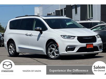 Used 2023 Chrysler Pacifica Limited