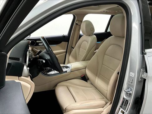Used 2019 Mercedes-Benz GLC 300 image 13