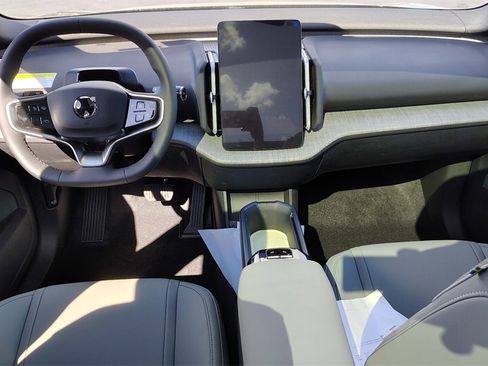 New 2025 Volvo EX30 Plus w/ Climate Package image 11