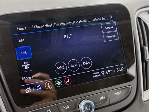 Used 2024 Chevrolet Malibu LT image 19