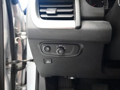 Used 2021 GMC Terrain SLE w/ Driver Convenience Package FWD image 24