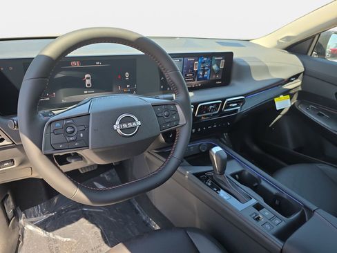 New 2026 Nissan Sentra SR w/ SR Premium Package FWD image 15